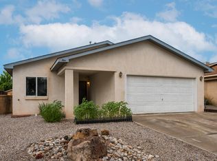 704 Santa Fe Meadows Dr NE, Rio Rancho, NM 87144