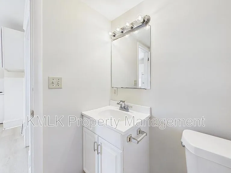 773 Montana Ave — Photo 16