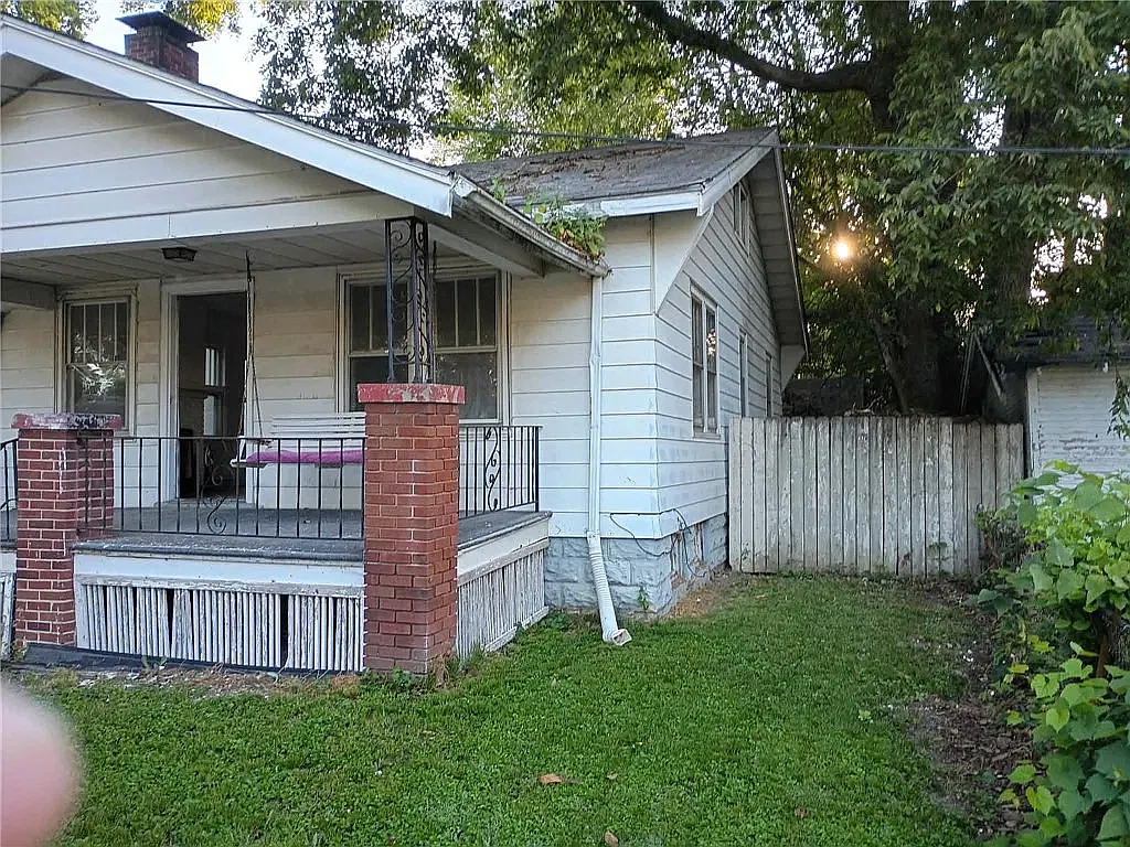 4 bed, 1700 sqft, $1,042 — Photo 3