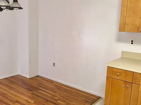 2nd image of 2846 46th St APT 2