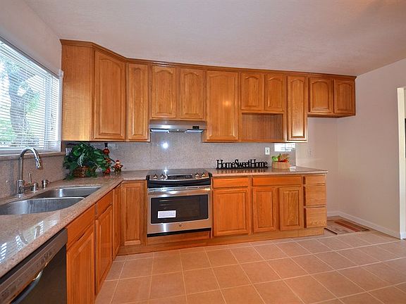 2nd image of 220 Truckee Ln