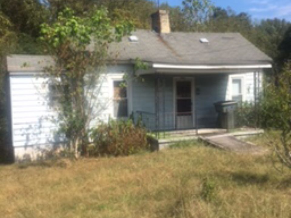 1st image of 233 Peter Hill St