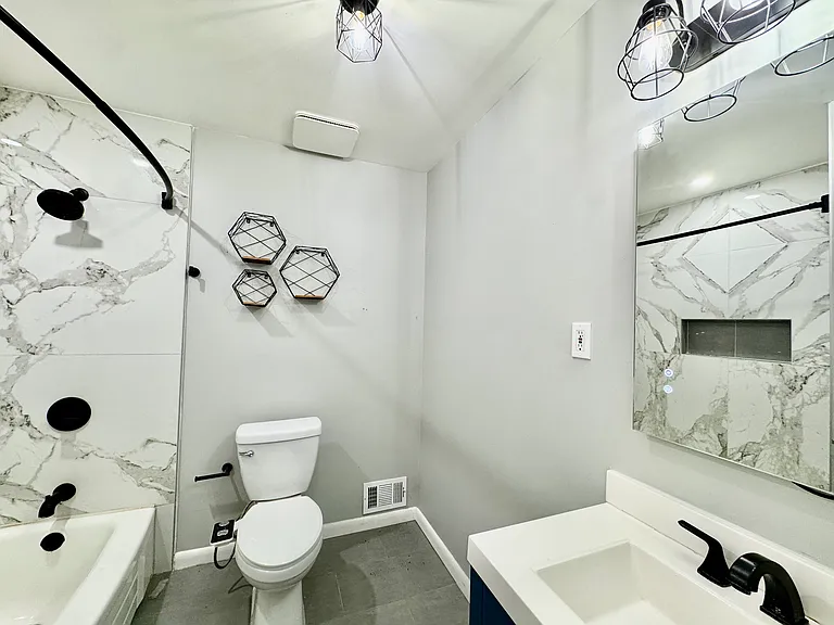 29 Waverly Dr W — Photo 12