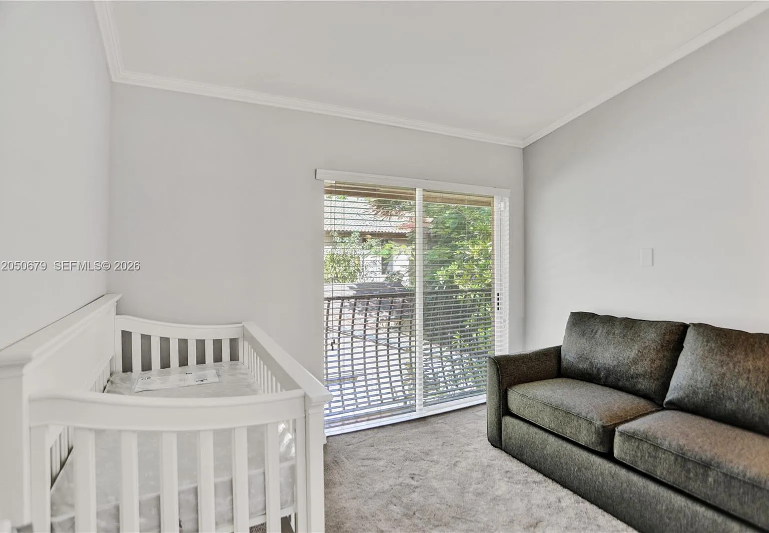 3 bed, 2.5 bath, 1220 sqft, $6,150 — Photo 3