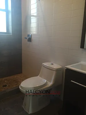 Rented by Halcyon Group RE | media 37