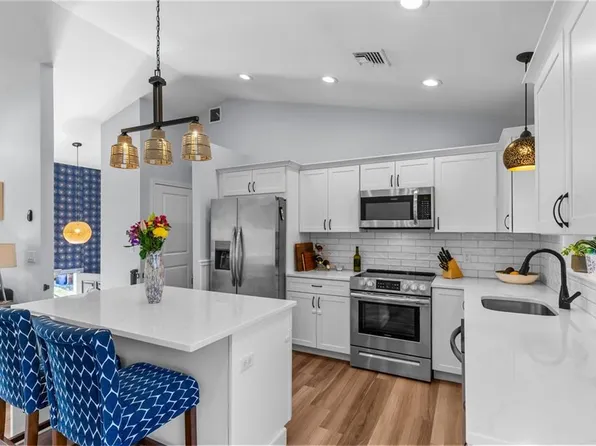 101 Waldron Ave, Cranston, RI 02910