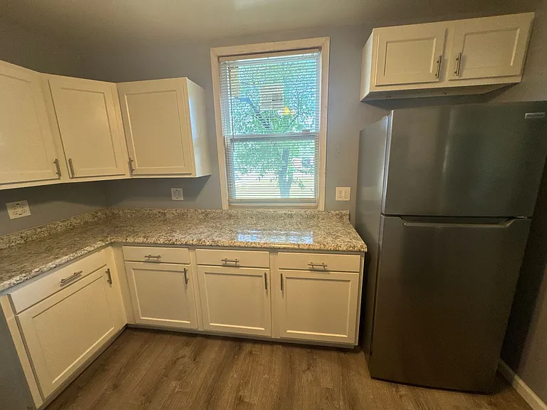 8600 Stella Ave — Photo 10