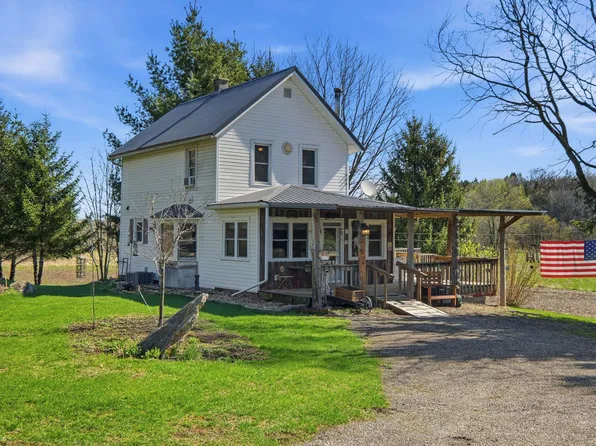 W8419 Meadow Brook Rd, Argyle, WI 53504