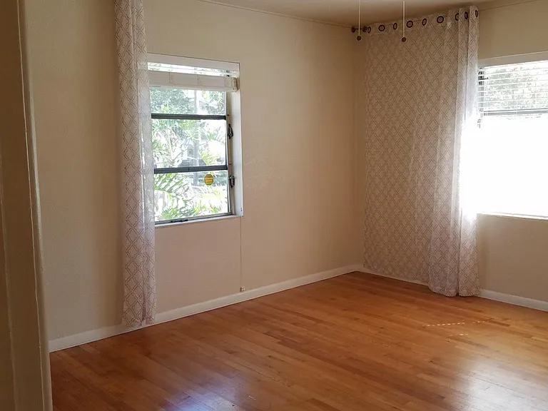 821 E Church St — Photo 13