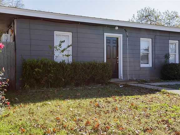 3rd image of 302 E Lindbergh Blvd