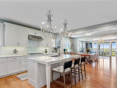 171 Leeshore Ln, Tiverton, RI, 02878