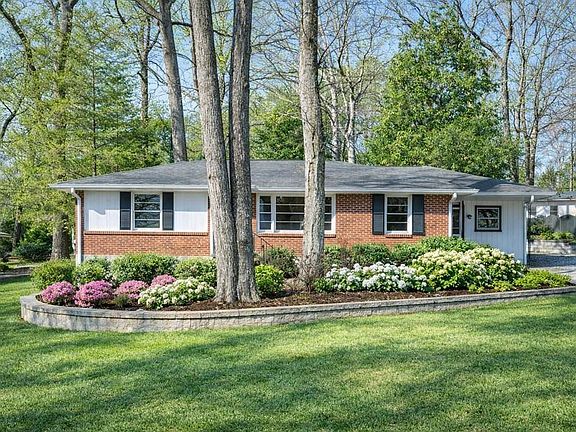 2nd image of 1178 Balsam Dr