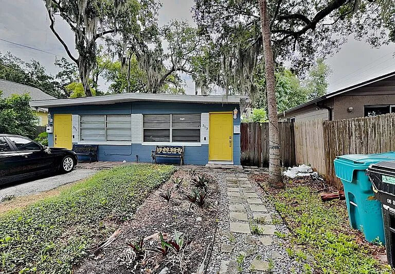 313 S Lawsona Blvd — Photo 1