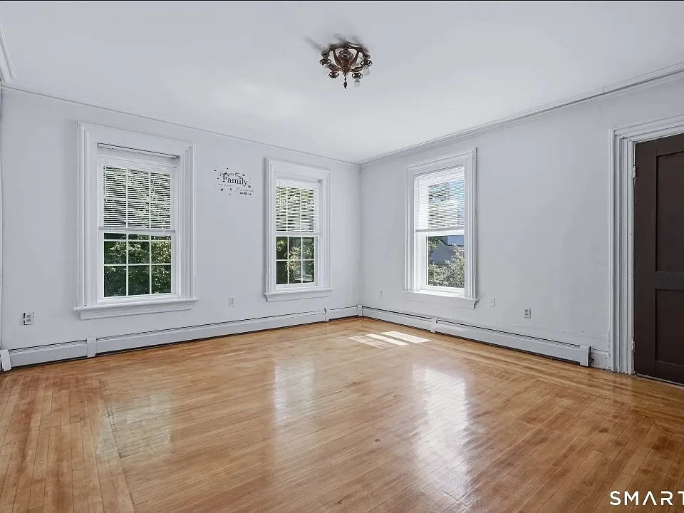 30 Main St