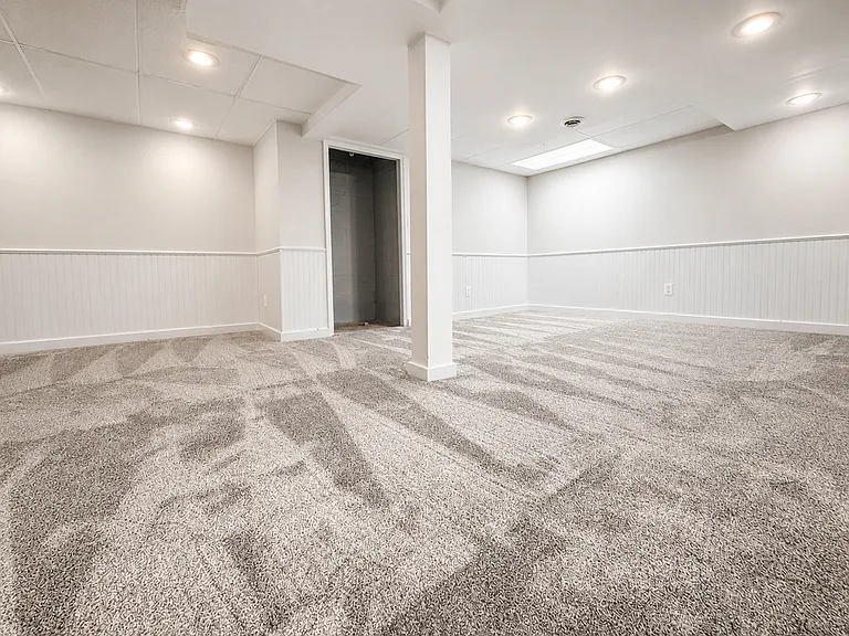 15552 Woodworth St — Photo 15