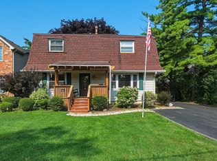 310 N Washington St, Westmont, IL 60559