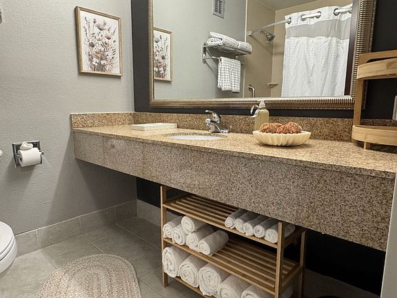 5th image of 6175 W Grand Ave #1000