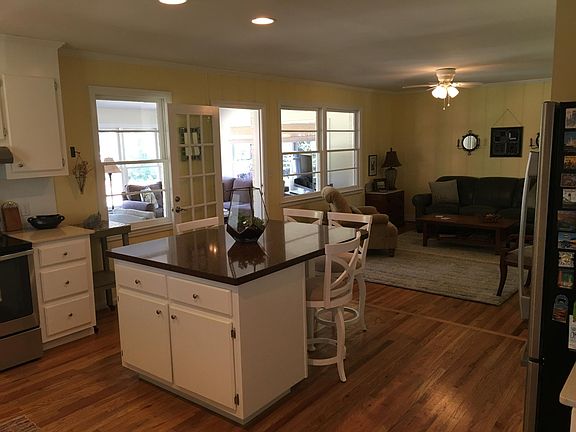 Open kitchen/den/sunroom 
