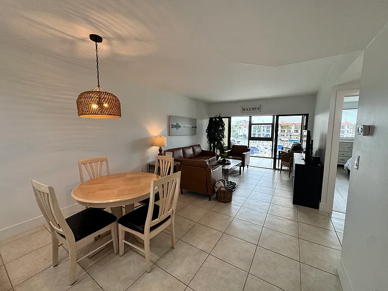 801 River Point Dr #206A — Photo 7