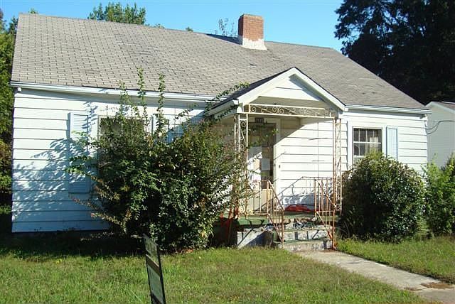 2nd image of 3935 Eastland Ave