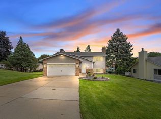 7504 Upper 24th St N, Oakdale, MN 55128