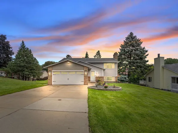 7504 Upper 24th St N, Oakdale, MN 55128