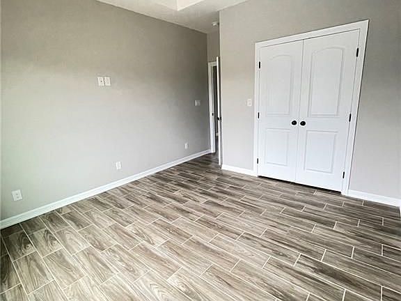 2nd image of 424 San Mateo Ave