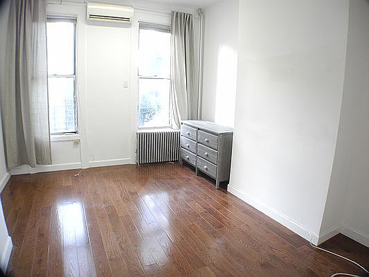 1st image of 1207 Jackson Ave APT 1R