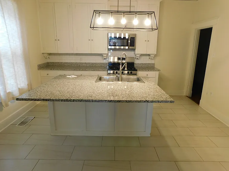 1015 Scott St #1 — Photo 6