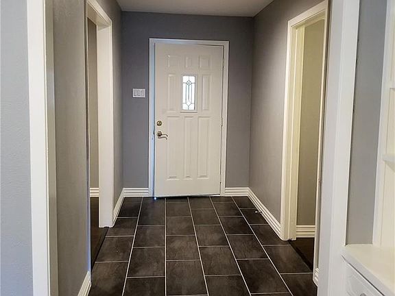 2nd image of 1518 Lexington Dr