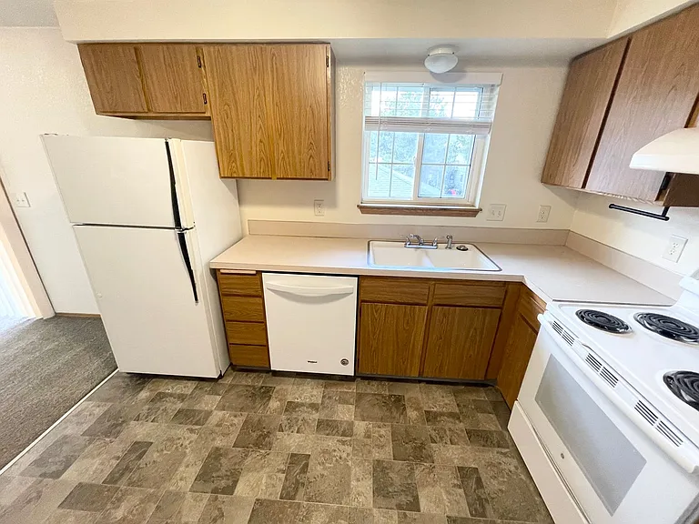 3742 W Rose Hill St #202 — Photo 3