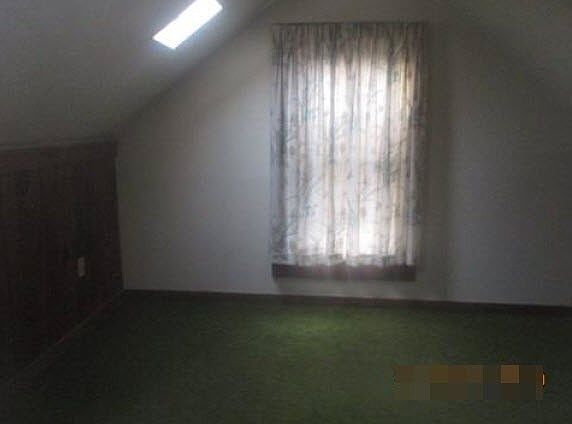 4th image of 183 Beebe Ave