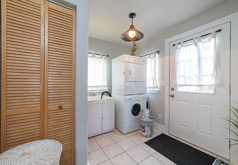 111 Bond St — Photo 12