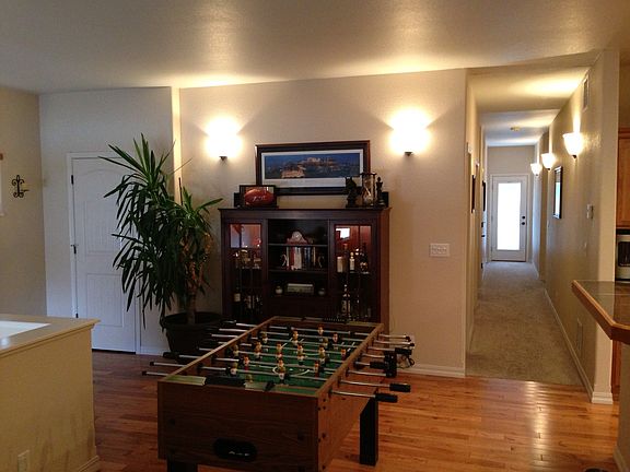 3rd image of 405 Rockwood Ln