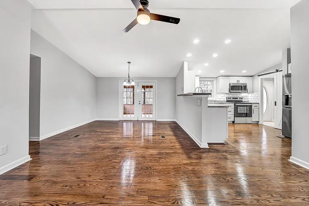3 bed, 1578 sqft, $2,200 — Photo 4