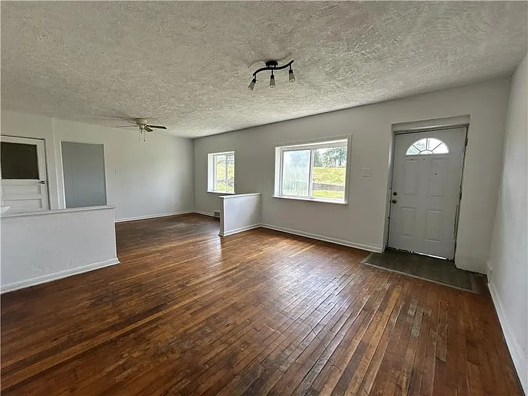 3631 Sunset Blvd #4 — Photo 4