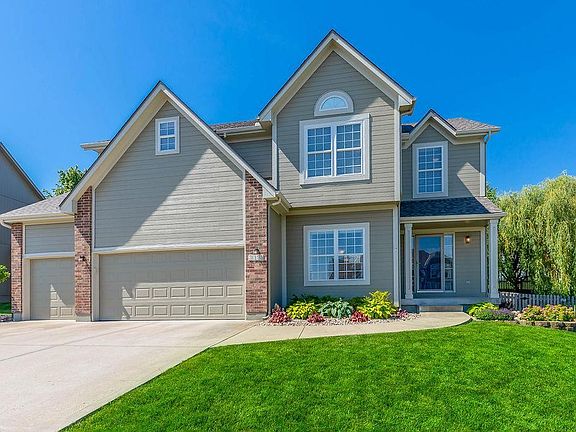 3rd image of 3013 SW Silverspur Ln