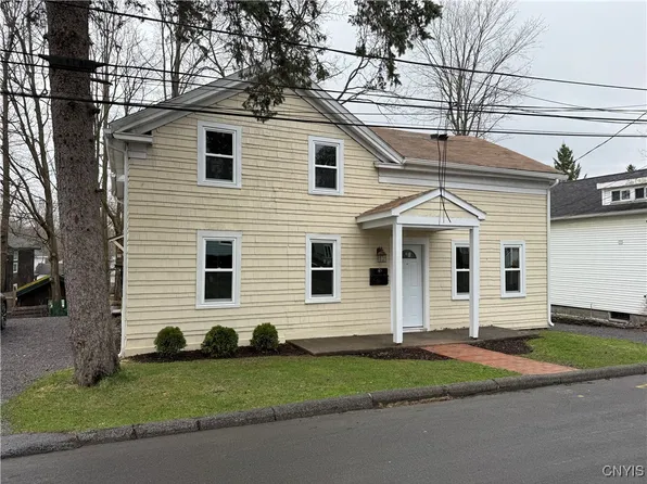 18 Center St #16, Cazenovia, NY 13035