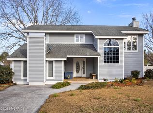 292 Riggs Rd, Hubert, NC 28539