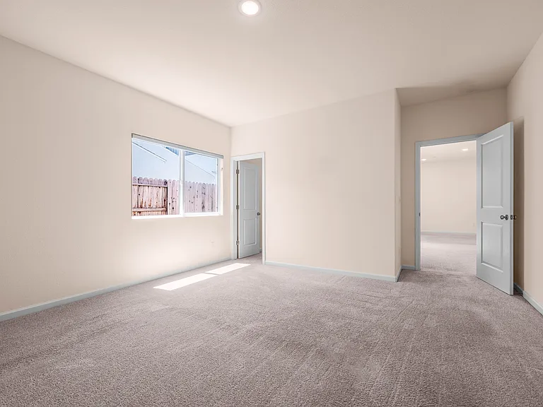 535 Melford Dr — Photo 13