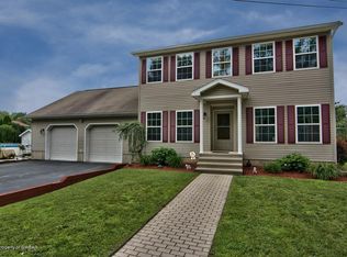 41 Park St, Exeter, PA 18643