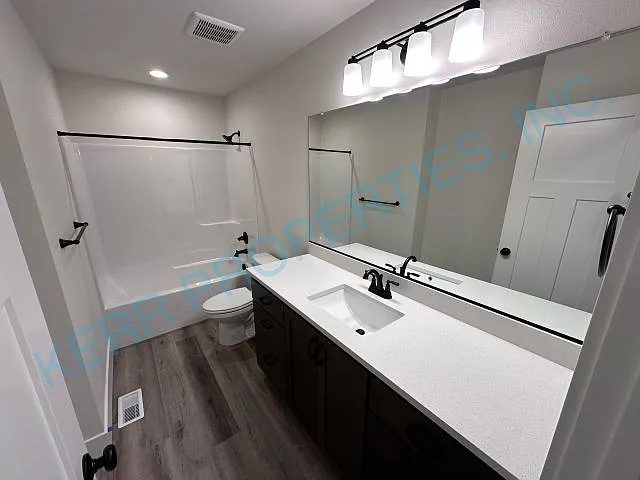 39775 Pleasant St — Photo 15