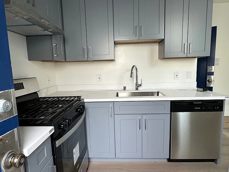 2367 20th Ave #3 — Photo 3