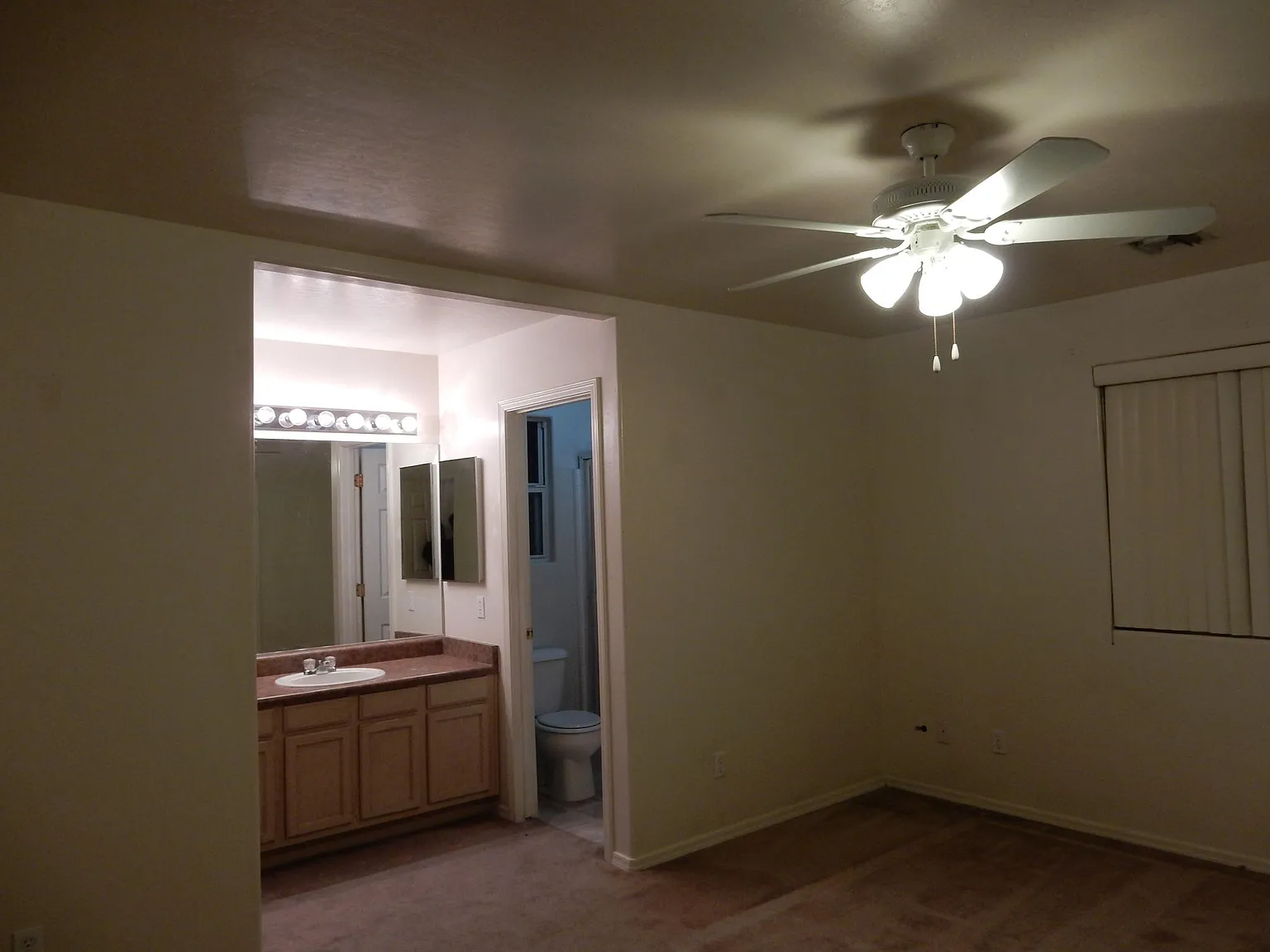 2 bed, 1050 sqft, $1,550 — Photo 3