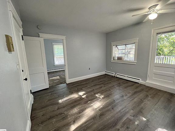 2nd image of 875 N Marion St #5