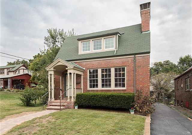 Welcome to 7027 Stanley.  You will love this walking neighborhood, close to entertainment, shopping, and the charm of this stately neighborhood.  The street is comprised of unique architecturally signifcant properties with classic detail of diverse styles
