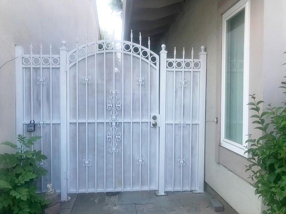 2nd image of 1679 Chesterton Cir
