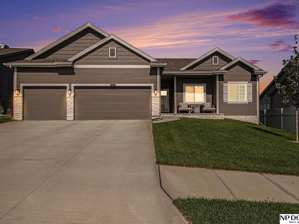1st image of 6202 N 170th Ave