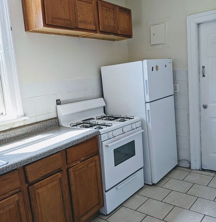 1st image of 153 McLean Ave APT 3R