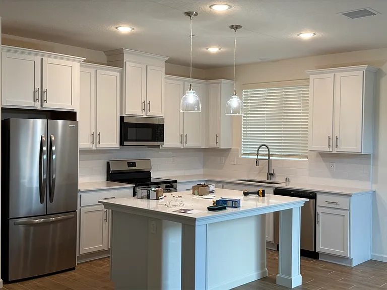 6649 E Oslin Ave — Photo 2